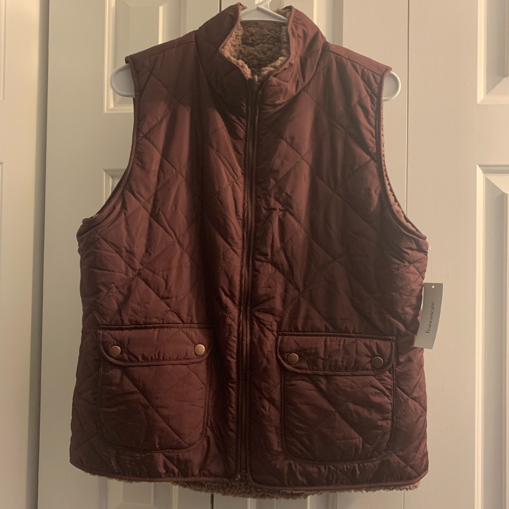 Francesca’s reversible sherpa vest NWT large burgundy